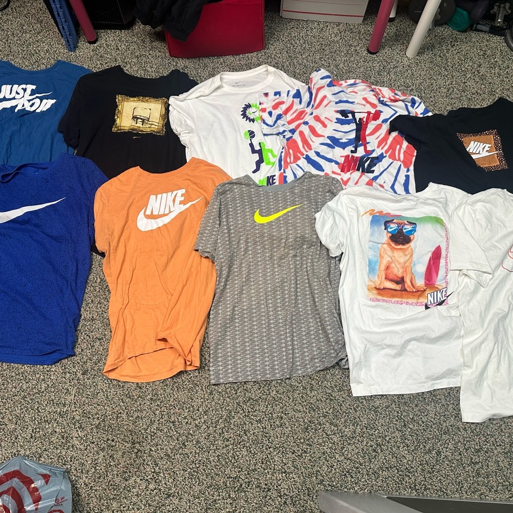 Nike Men’s Large Graphic T-Shirts Bundle